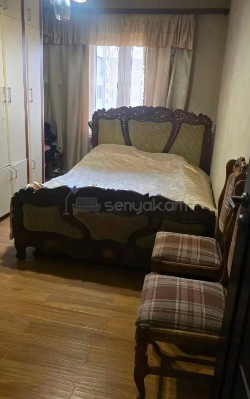 4 Սենյականոց Բնակարան Քարե Շենքում, 75քմ, 5/9 հարկ, Նորմալ Վիճակում, Կահավորված