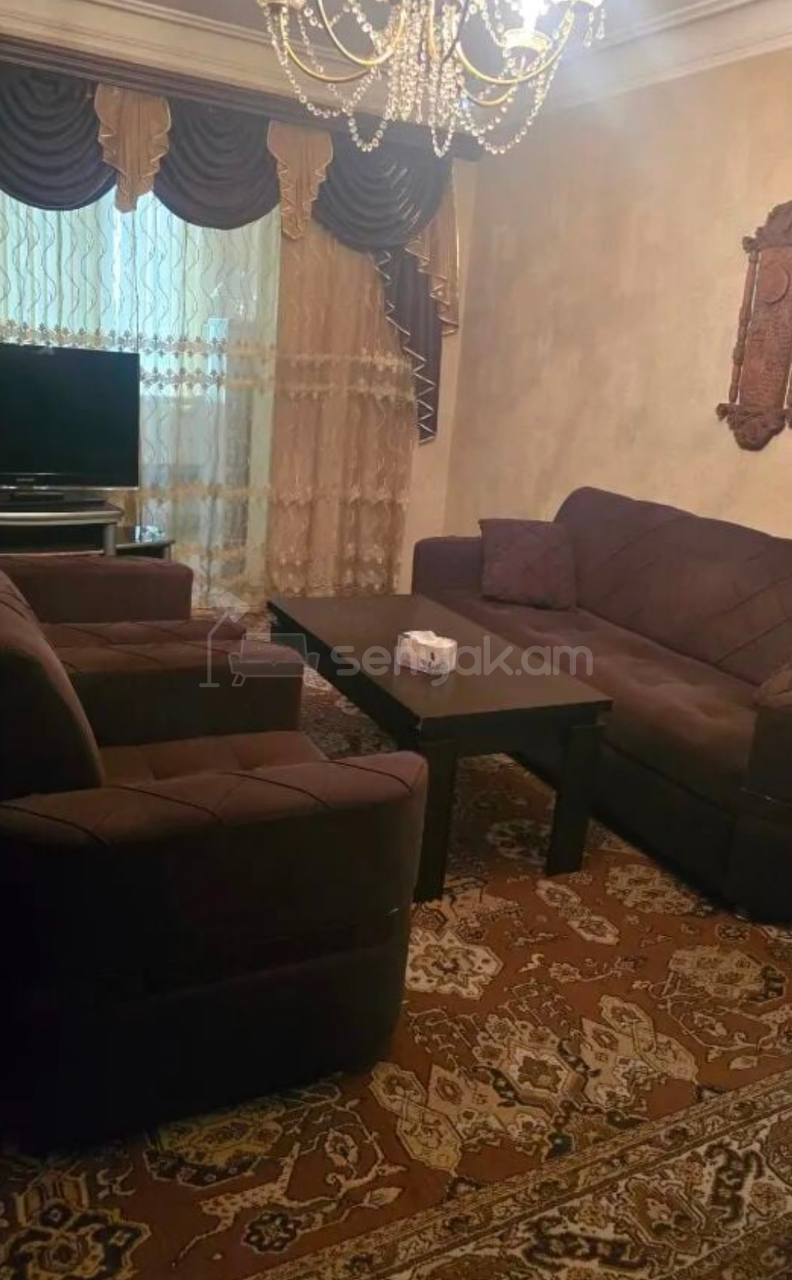 4 Սենյականոց Բնակարան Քարե Շենքում, 75քմ, 5/9 հարկ, Նորմալ Վիճակում, Կահավորված