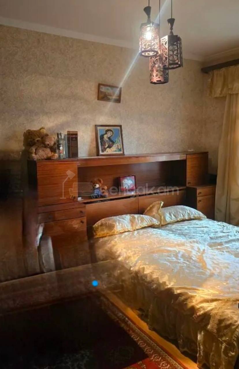 4 Սենյականոց Բնակարան Քարե Շենքում, 75քմ, 5/9 հարկ, Նորմալ Վիճակում, Կահավորված