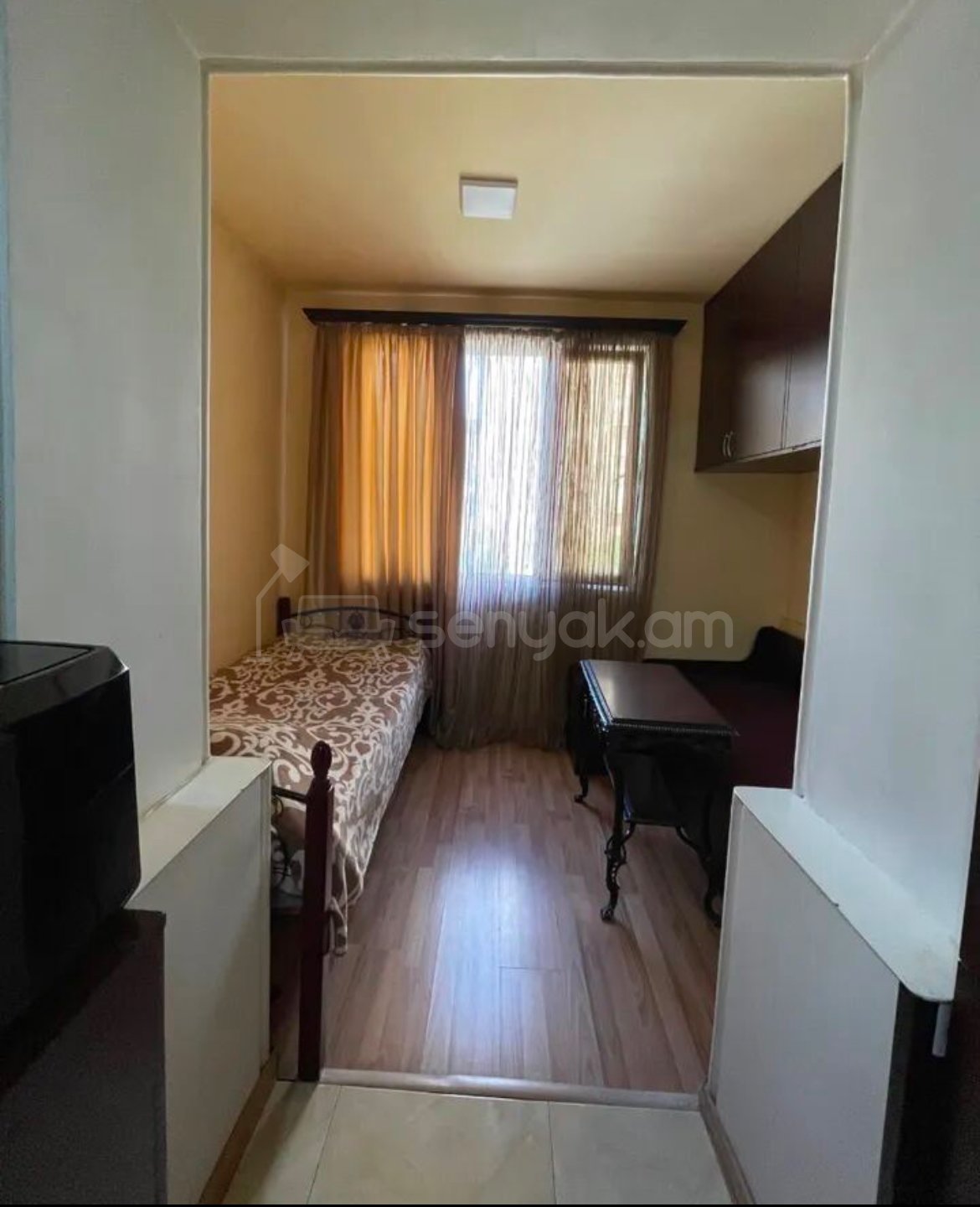 1 Սենյականոց Բնակարան Քարե Շենքում, 44քմ, 5/5 հարկ, Կապիտալ Վերանորոգված