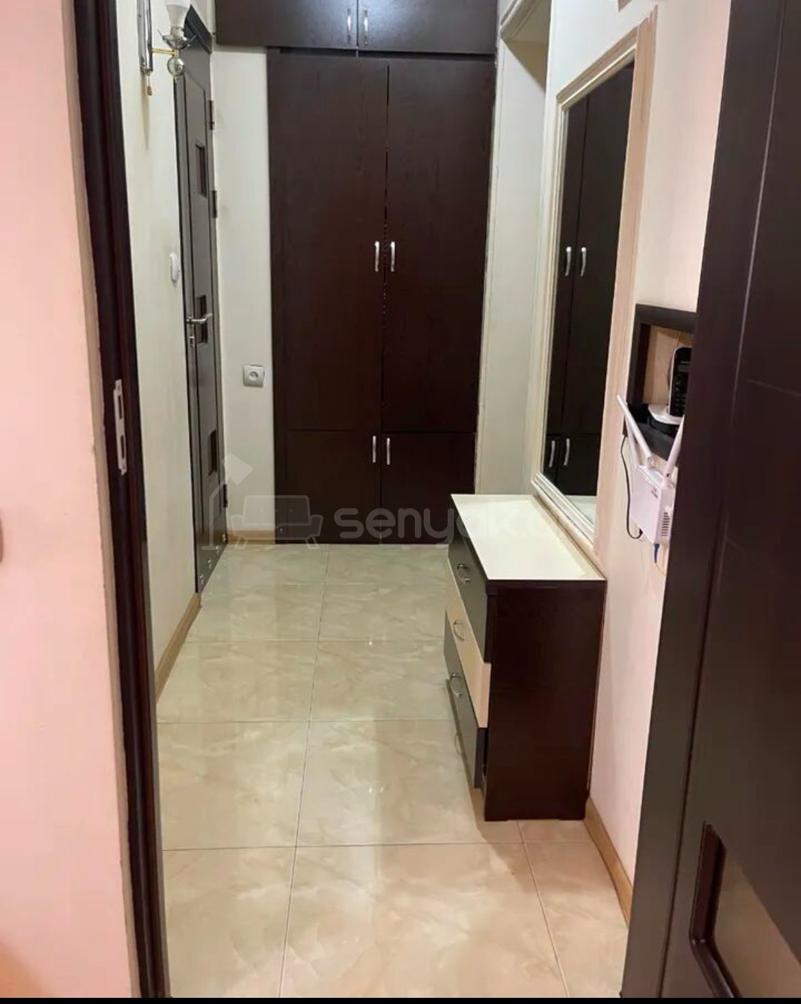 1 Սենյականոց Բնակարան Քարե Շենքում, 44քմ, 5/5 հարկ, Կապիտալ Վերանորոգված