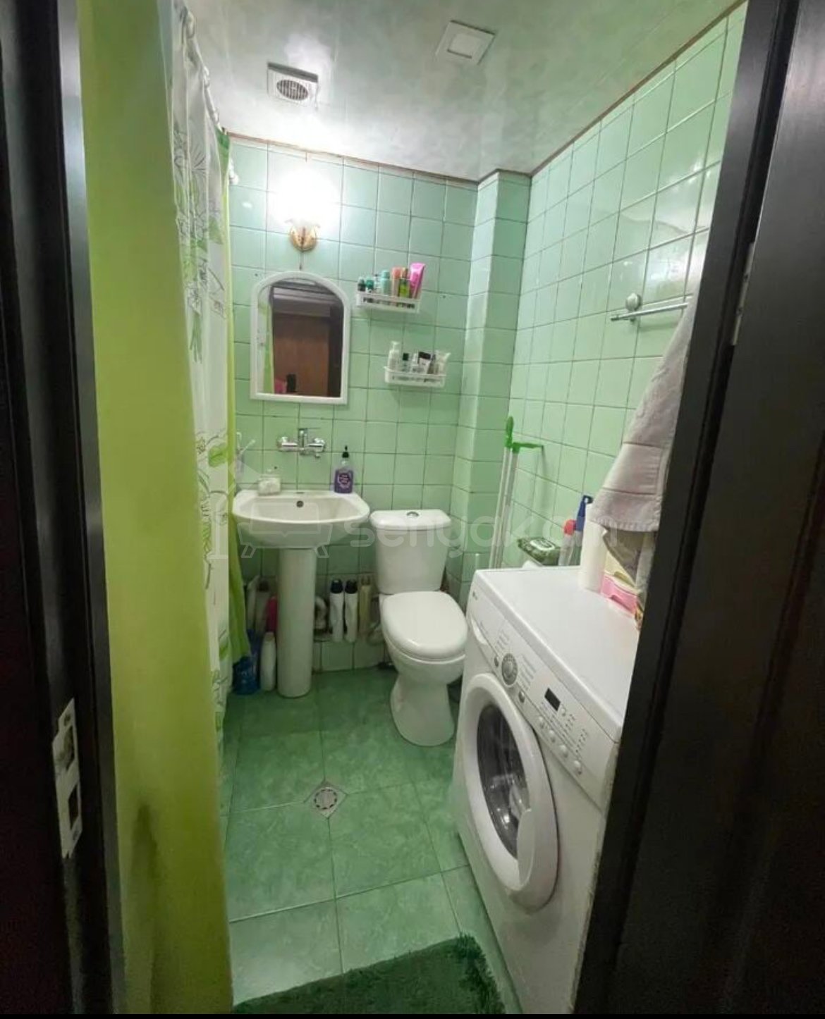 1 Սենյականոց Բնակարան Քարե Շենքում, 44քմ, 5/5 հարկ, Կապիտալ Վերանորոգված