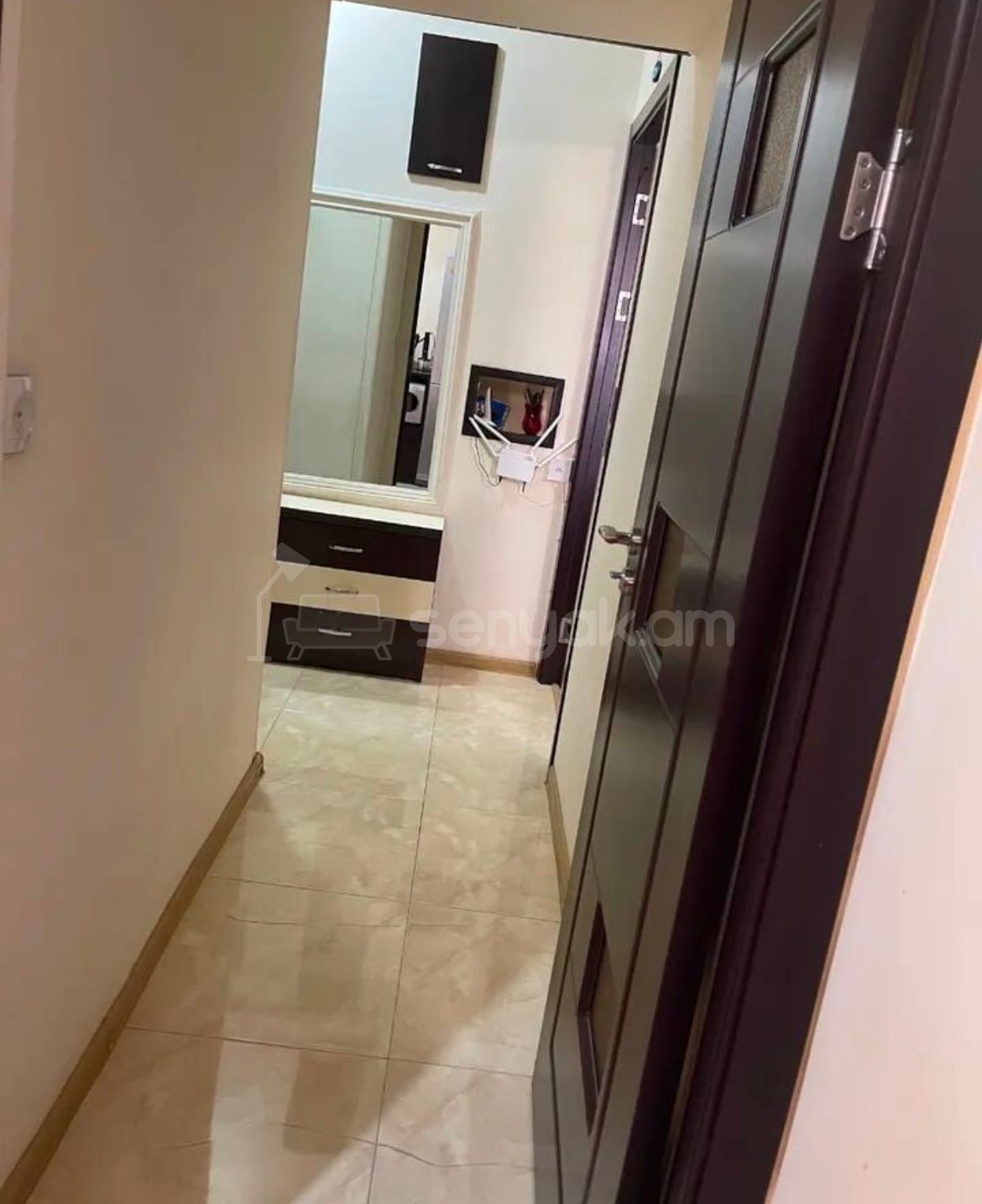 1 Սենյականոց Բնակարան Քարե Շենքում, 44քմ, 5/5 հարկ, Կապիտալ Վերանորոգված