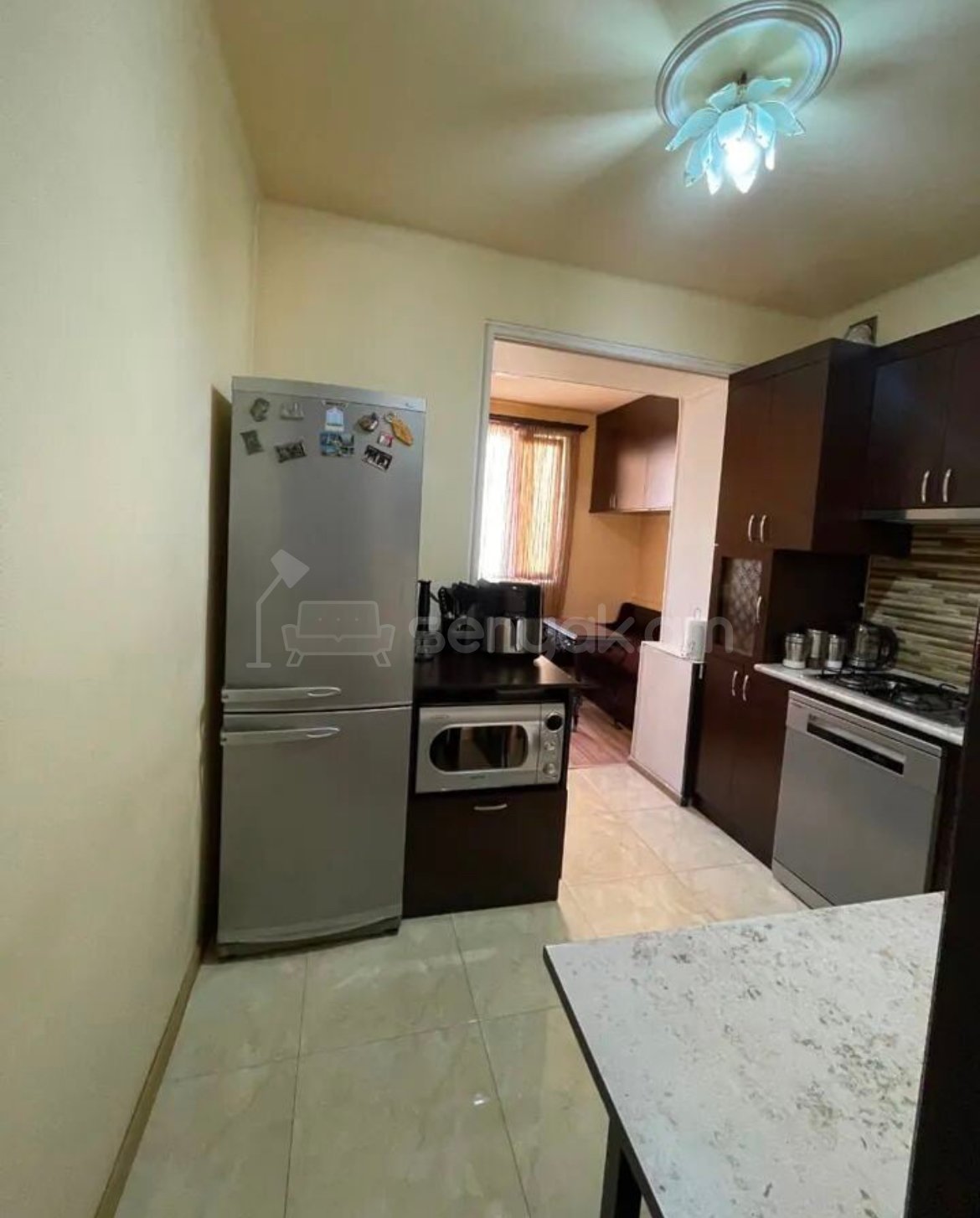 1 Սենյականոց Բնակարան Քարե Շենքում, 44քմ, 5/5 հարկ, Կապիտալ Վերանորոգված