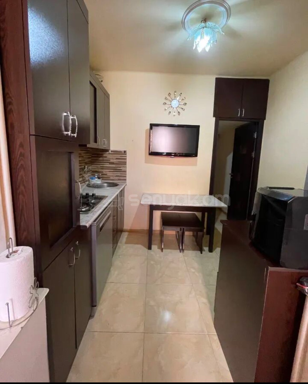 1 Սենյականոց Բնակարան Քարե Շենքում, 44քմ, 5/5 հարկ, Կապիտալ Վերանորոգված