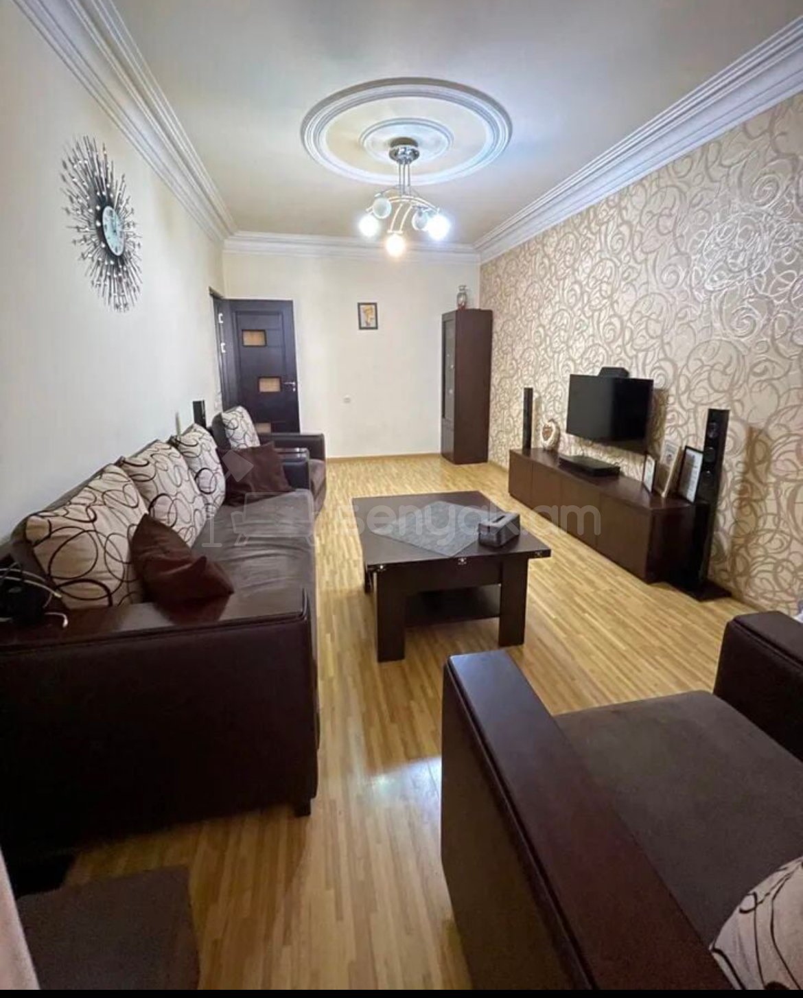 1 Սենյականոց Բնակարան Քարե Շենքում, 44քմ, 5/5 հարկ, Կապիտալ Վերանորոգված