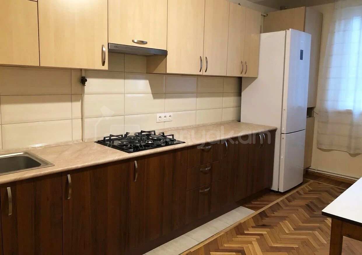 3 Սենյականոց Բնակարան, 81քմ, 2/12 հարկ, Կապիտալ Վերանորոգված