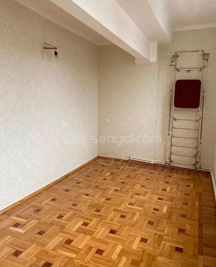 3 Սենյականոց Բնակարան, 81քմ, 2/12 հարկ, Կապիտալ Վերանորոգված