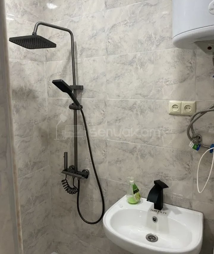 1 Սենյականոց Բնակարան Քարե Շենքում, 30քմ, 1/1 հարկ, Կապիտալ Վերանորոգված, Կահավորված