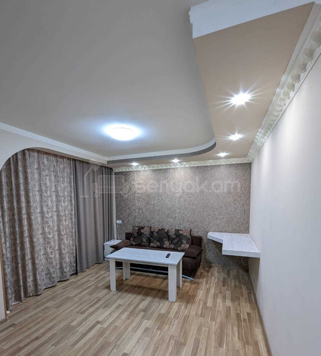 1 Սենյականոց Բնակարան Քարե Շենքում, 48քմ, 2/4 հարկ, Նորմալ Վիճակում, Կահավորված