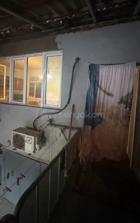 2 Սենյականոց Բնակարան Քարե Շենքում, 56քմ, 2/2 հարկ, Նորմալ Վիճակում, Կահավորված, Արևկող