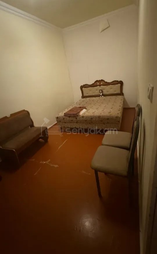 2 Սենյականոց Բնակարան Քարե Շենքում, 56քմ, 2/2 հարկ, Նորմալ Վիճակում, Կահավորված, Արևկող