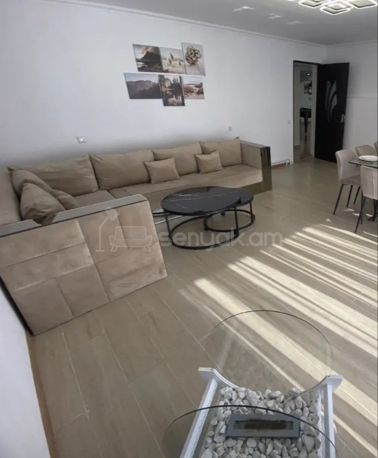 8 Սենյականոց Շքեղ Առանձնատուն, 300քմ, Լողավազանով