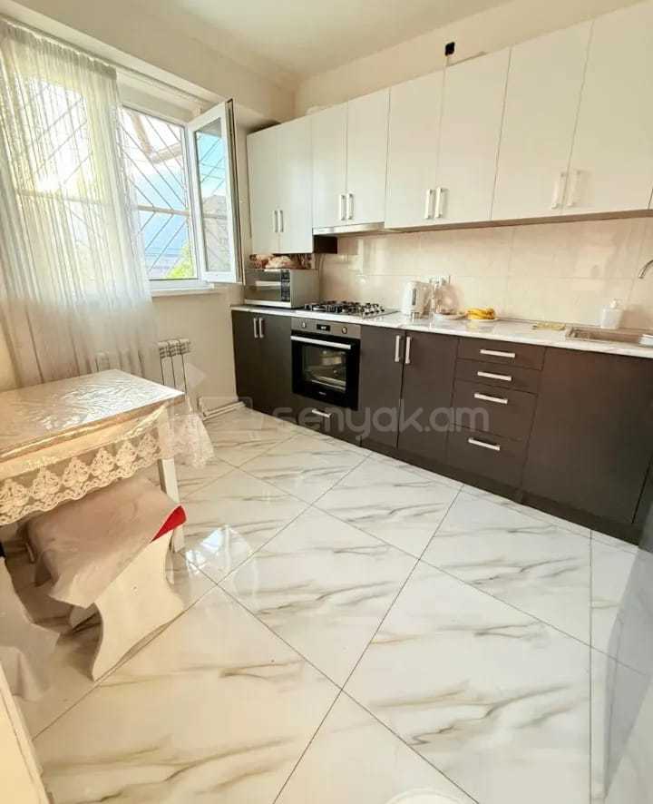 3 Սենյականոց Բնակարան, 70քմ, 1/14 հարկ, Կապիտալ Վերանորոգված