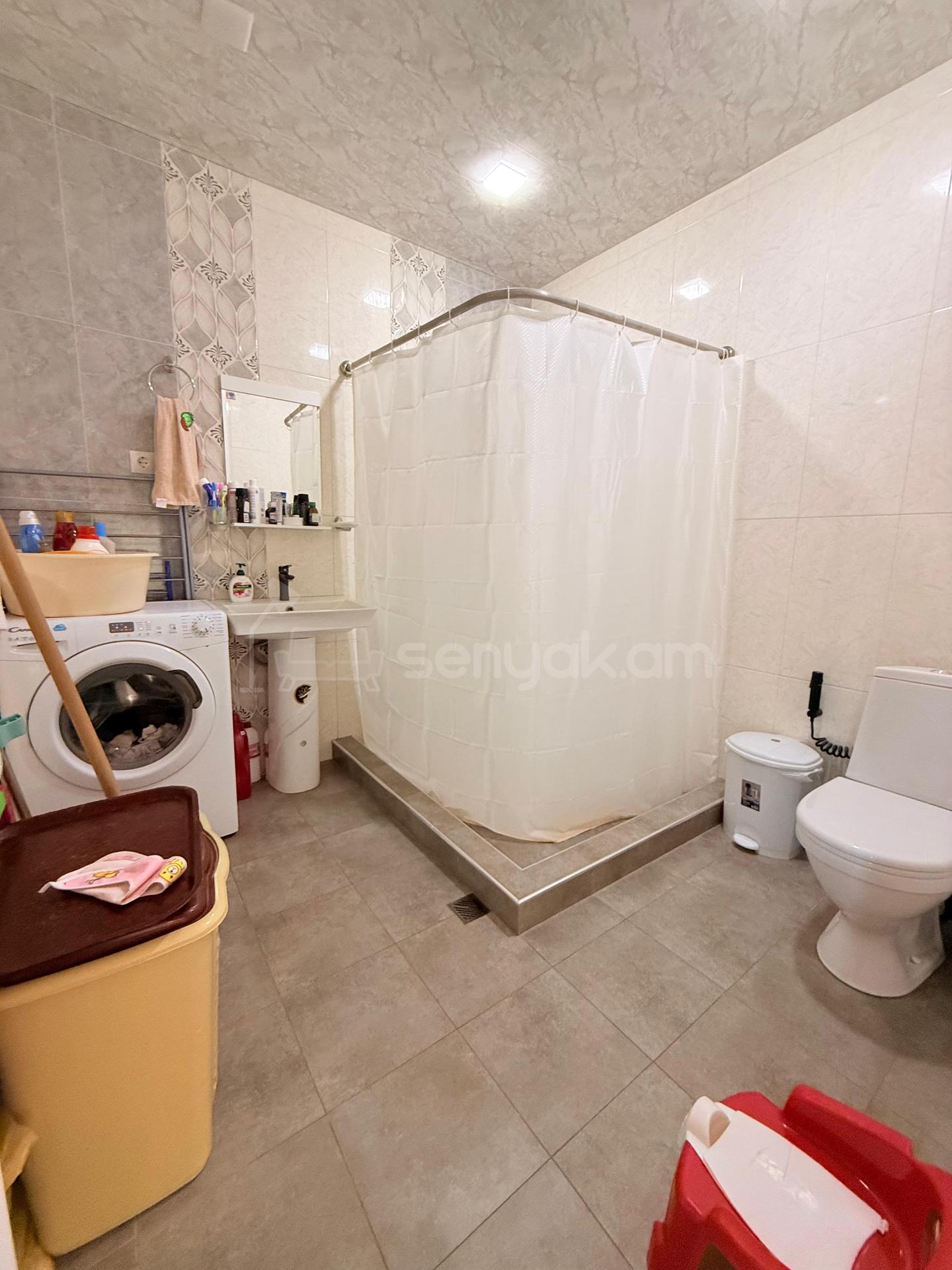 3 Սենյականոց Բնակարան, 70քմ, 1/14 հարկ, Կապիտալ Վերանորոգված