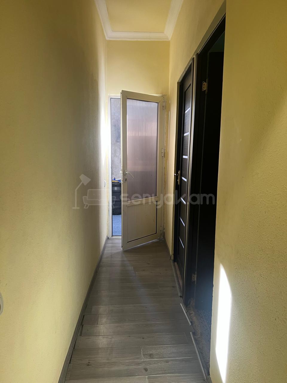 3 Սենյականոց Սեփական Տուն, 70քմ, Նորմալ Վիճակում, Ավտոտնակով