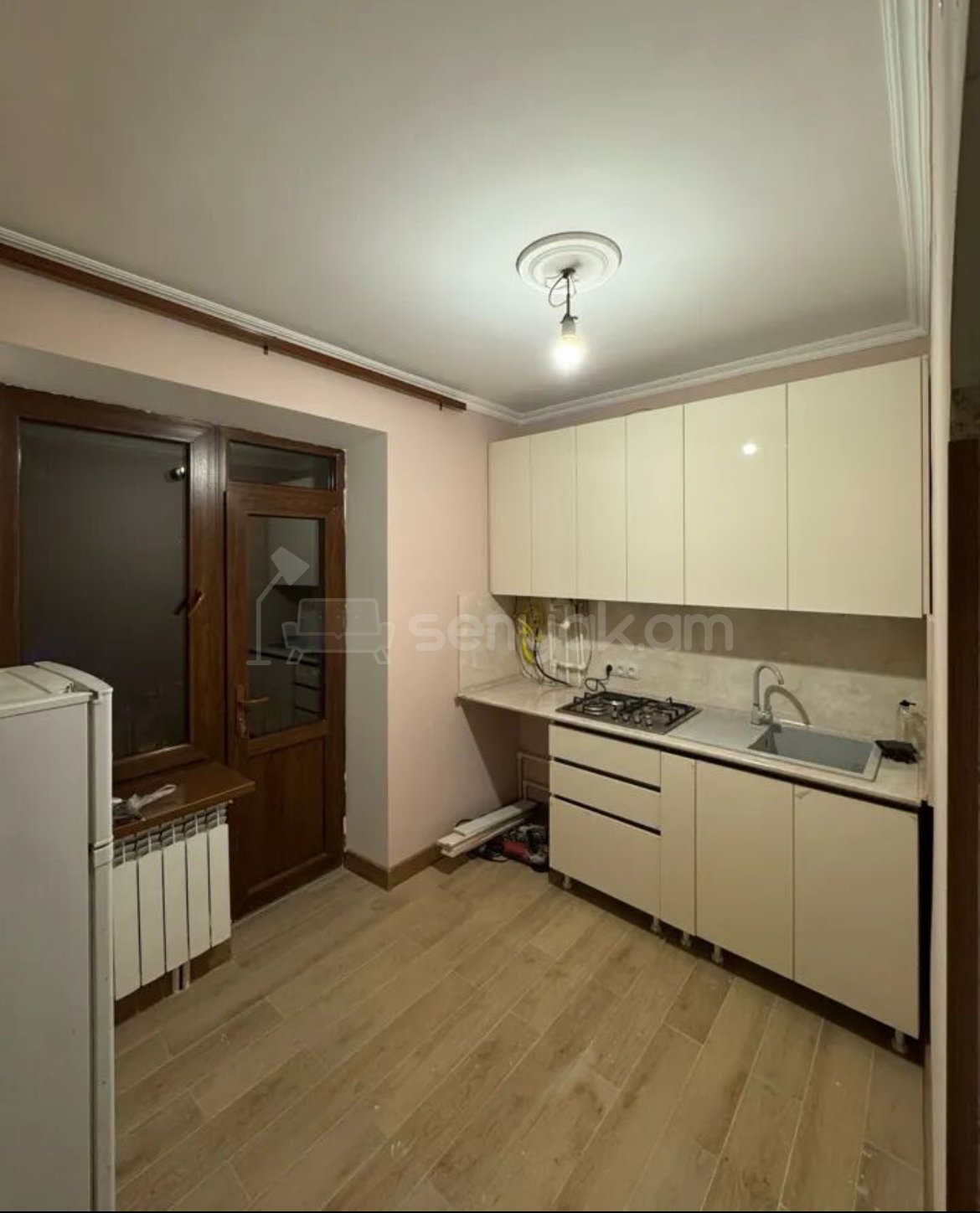 2 Սենյականոց Բնակարան Քարե Շենքում, 58քմ, 2/5 հարկ, Կապիտալ Վերանորոգված, Կահավորված, Արևկող