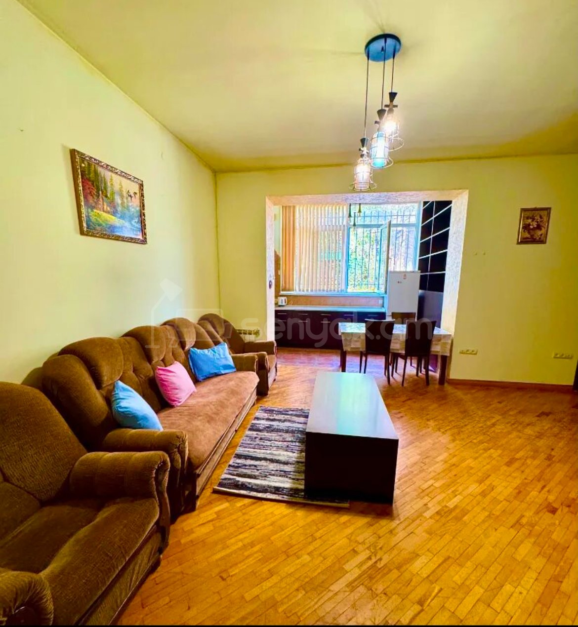 2 Սենյականոց Բնակարան Քարե Շենքում, 92քմ, 1/5 հարկ, Կապիտալ Վերանորոգված, Կահավորված, Արևկող