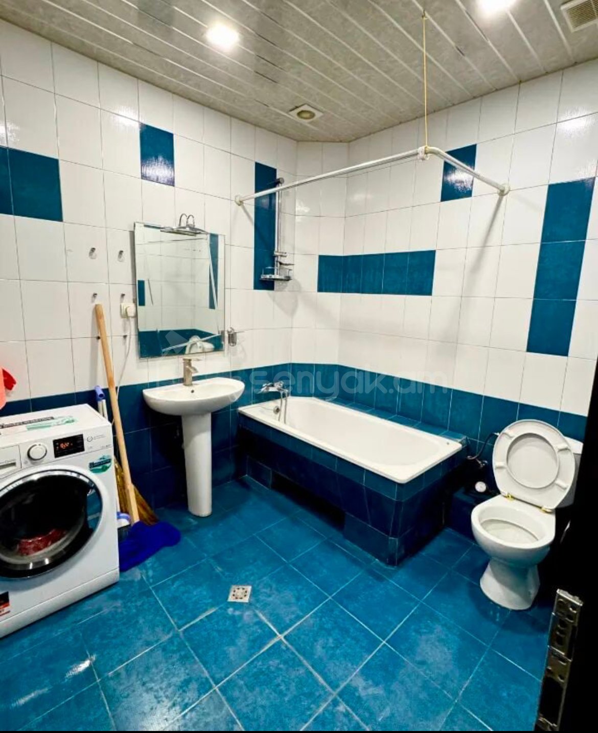 2 Սենյականոց Բնակարան Քարե Շենքում, 92քմ, 1/5 հարկ, Կապիտալ Վերանորոգված, Կահավորված, Արևկող