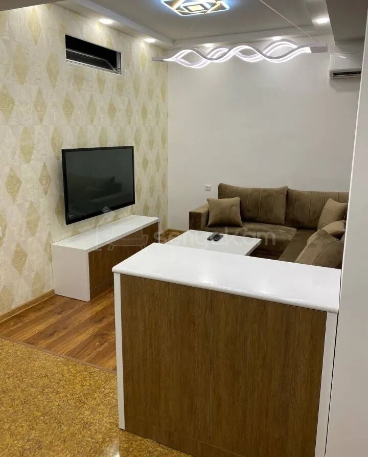 2 Սենյականոց Բնակարան Քարե Շենքում, 50քմ, 9/19 հարկ, Կապիտալ Վերանորոգված, Կահավորված