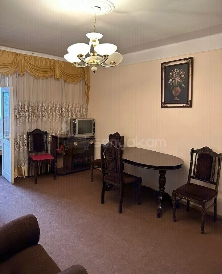 2 Սենյականոց Բնակարան Քարե Շենքում, 42քմ, 4/5 հարկ, Կոսմետիկ Վերանորոգված, Կահավորված, Արևկող