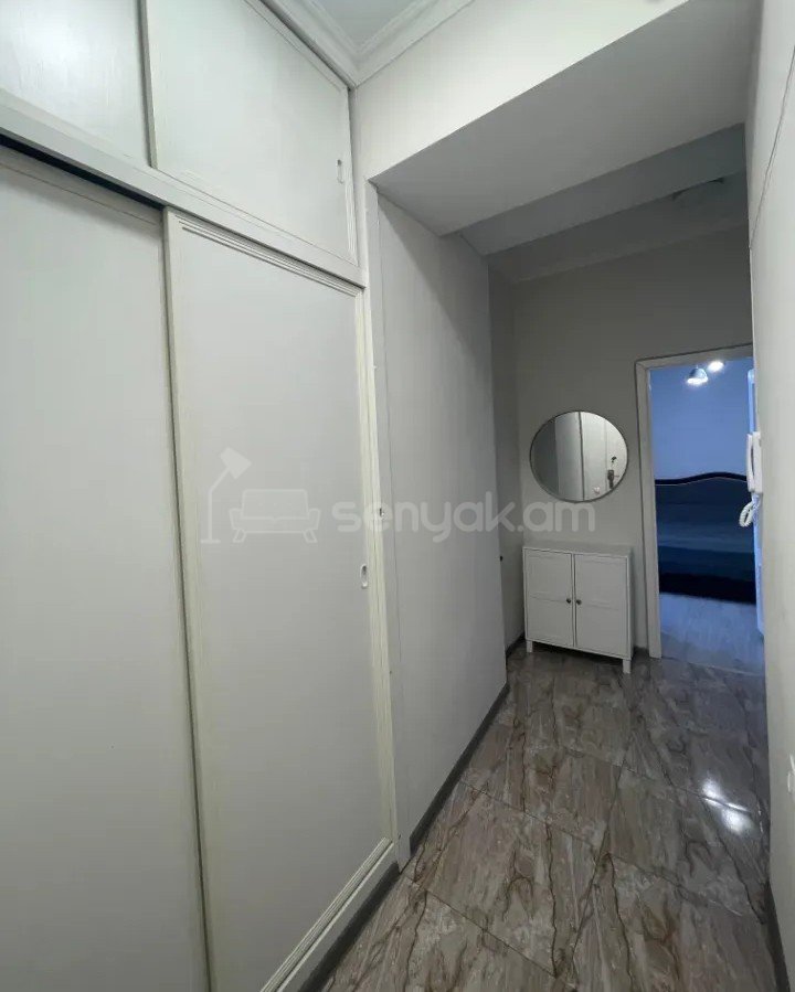 4 Սենյականոց Բնակարան Քարե Շենքում, 90քմ, 3/5 հարկ, Կապիտալ Վերանորոգված, Կահավորված, Արևկող