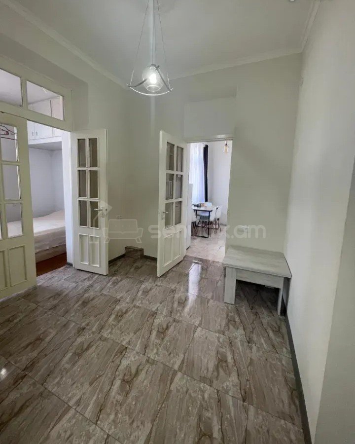 4 Սենյականոց Բնակարան Քարե Շենքում, 90քմ, 3/5 հարկ, Կապիտալ Վերանորոգված, Կահավորված, Արևկող