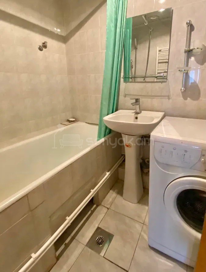 2 Սենյականոց Բնակարան, 68քմ, 3/9 հարկ, Կապիտալ Վերանորոգված, Կահավորված, Արևկող