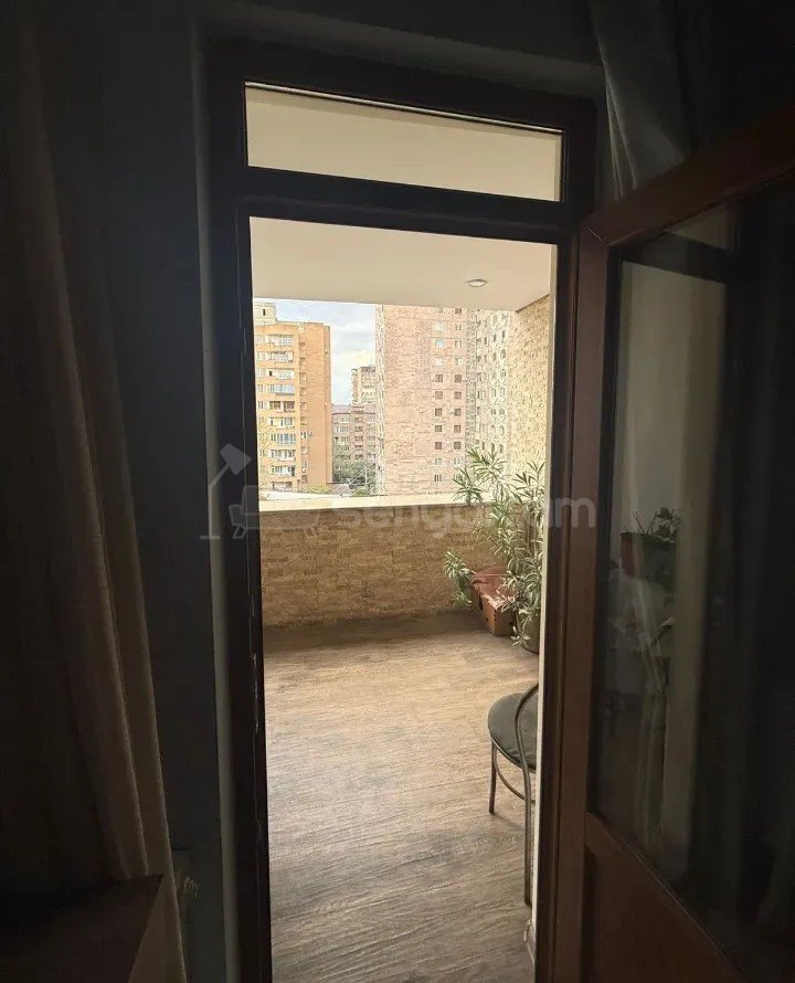 4 Սենյականոց Բնակարան, 98քմ, 5/9 հարկ, Կապիտալ Վերանորոգված, Կահավորված, Արևկող