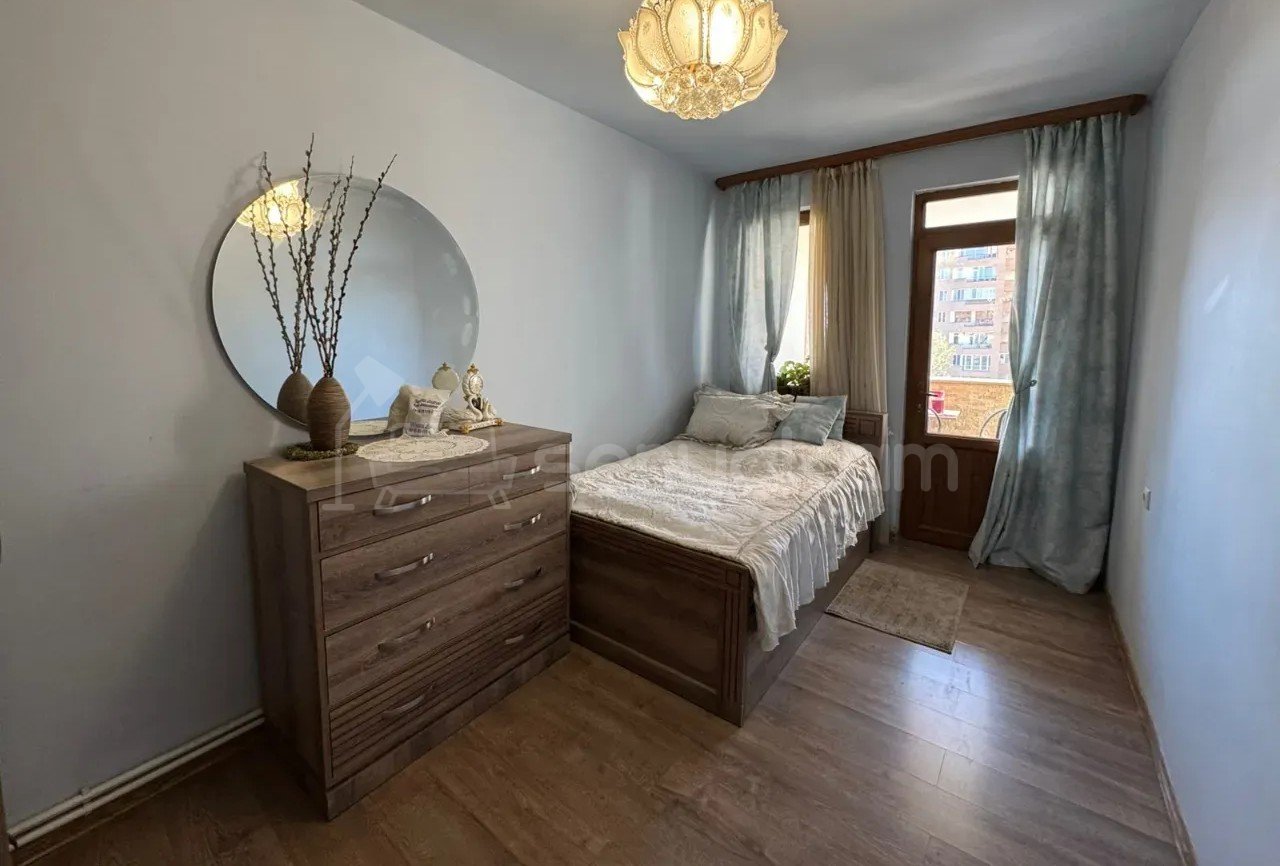 4 Սենյականոց Բնակարան, 98քմ, 5/9 հարկ, Կապիտալ Վերանորոգված, Կահավորված, Արևկող