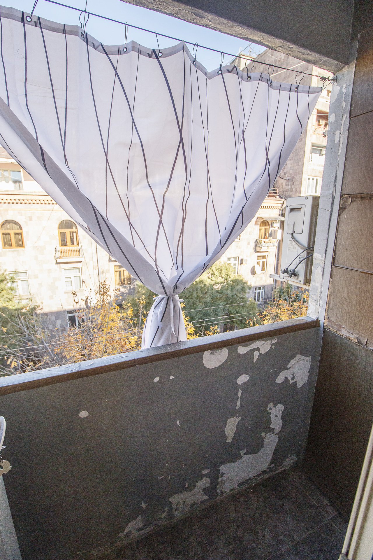 1 Սենյականոց Բնակարան Քարե Շենքում, 440քմ, 5/5 հարկ, Կապիտալ Վերանորոգված