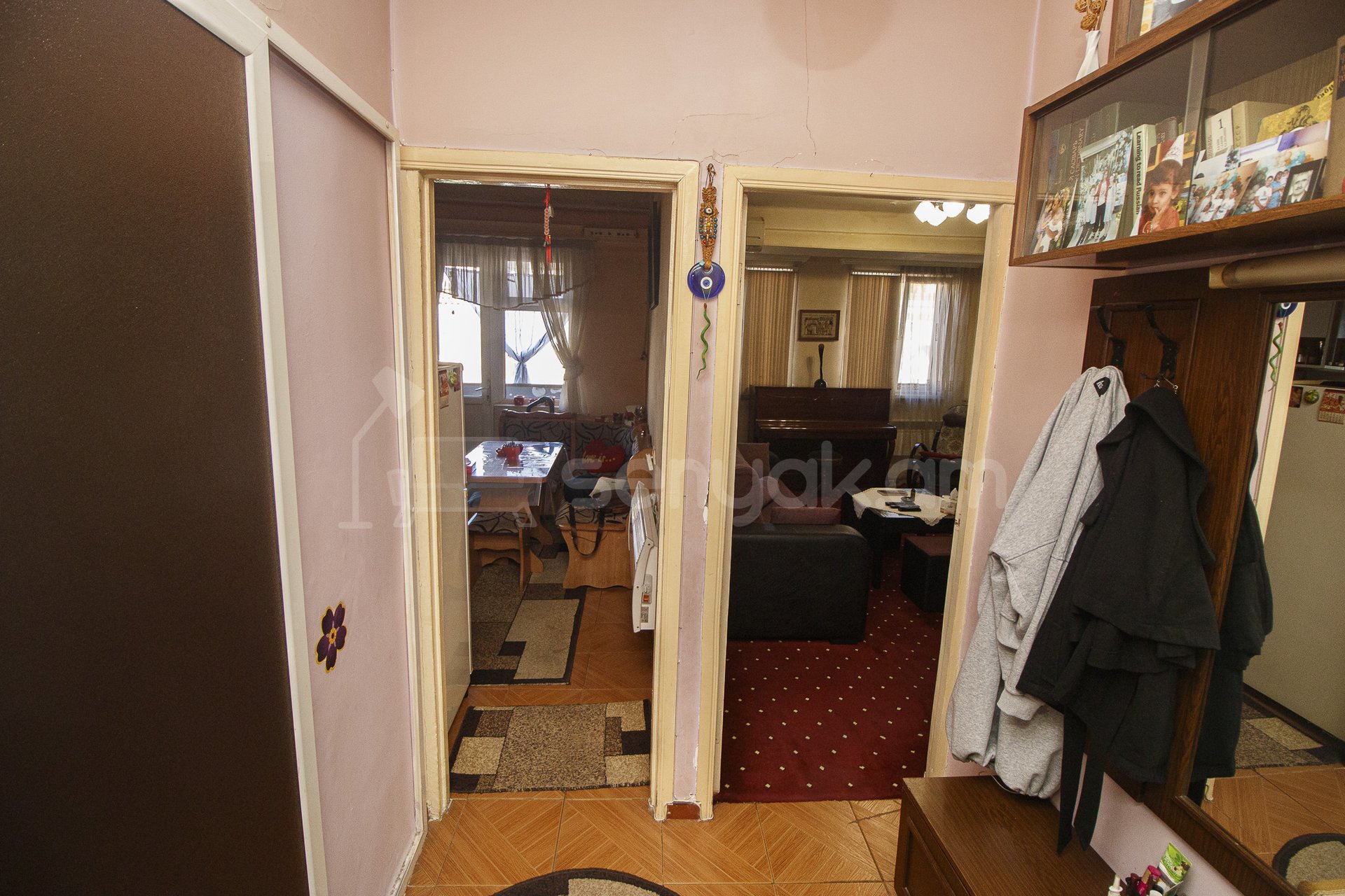 1 Սենյականոց Բնակարան Քարե Շենքում, 440քմ, 5/5 հարկ, Կապիտալ Վերանորոգված