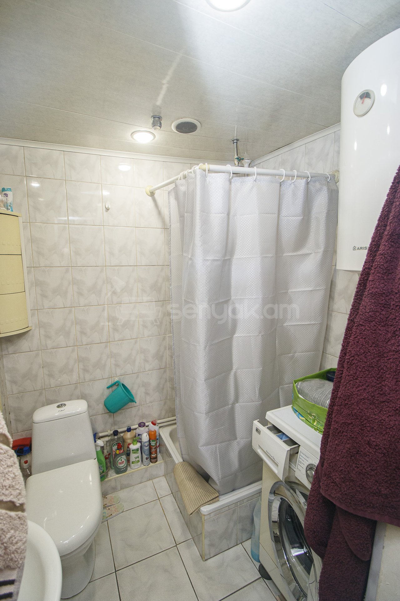 1 Սենյականոց Բնակարան Քարե Շենքում, 440քմ, 5/5 հարկ, Կապիտալ Վերանորոգված