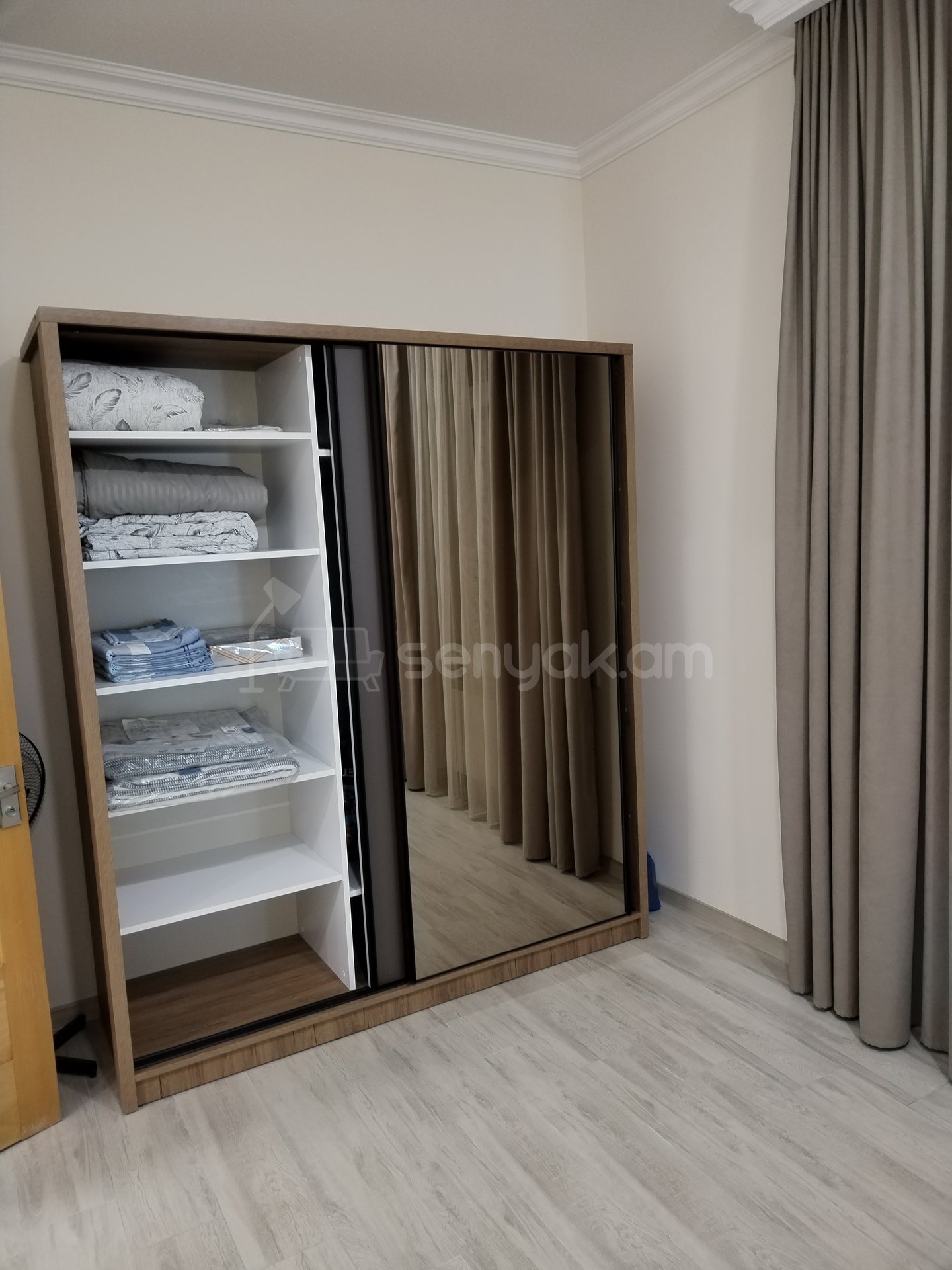 3 Սենյականոց Բնակարան Քարե Շենքում, 60քմ, 3/4 հարկ, Դիզայներական Վերանորոգված, Կահավորված, Արևկող