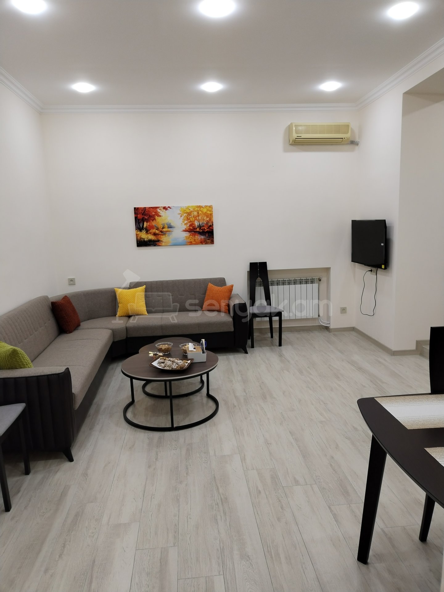 3 Սենյականոց Բնակարան Քարե Շենքում, 60քմ, 3/4 հարկ, Դիզայներական Վերանորոգված, Կահավորված, Արևկող