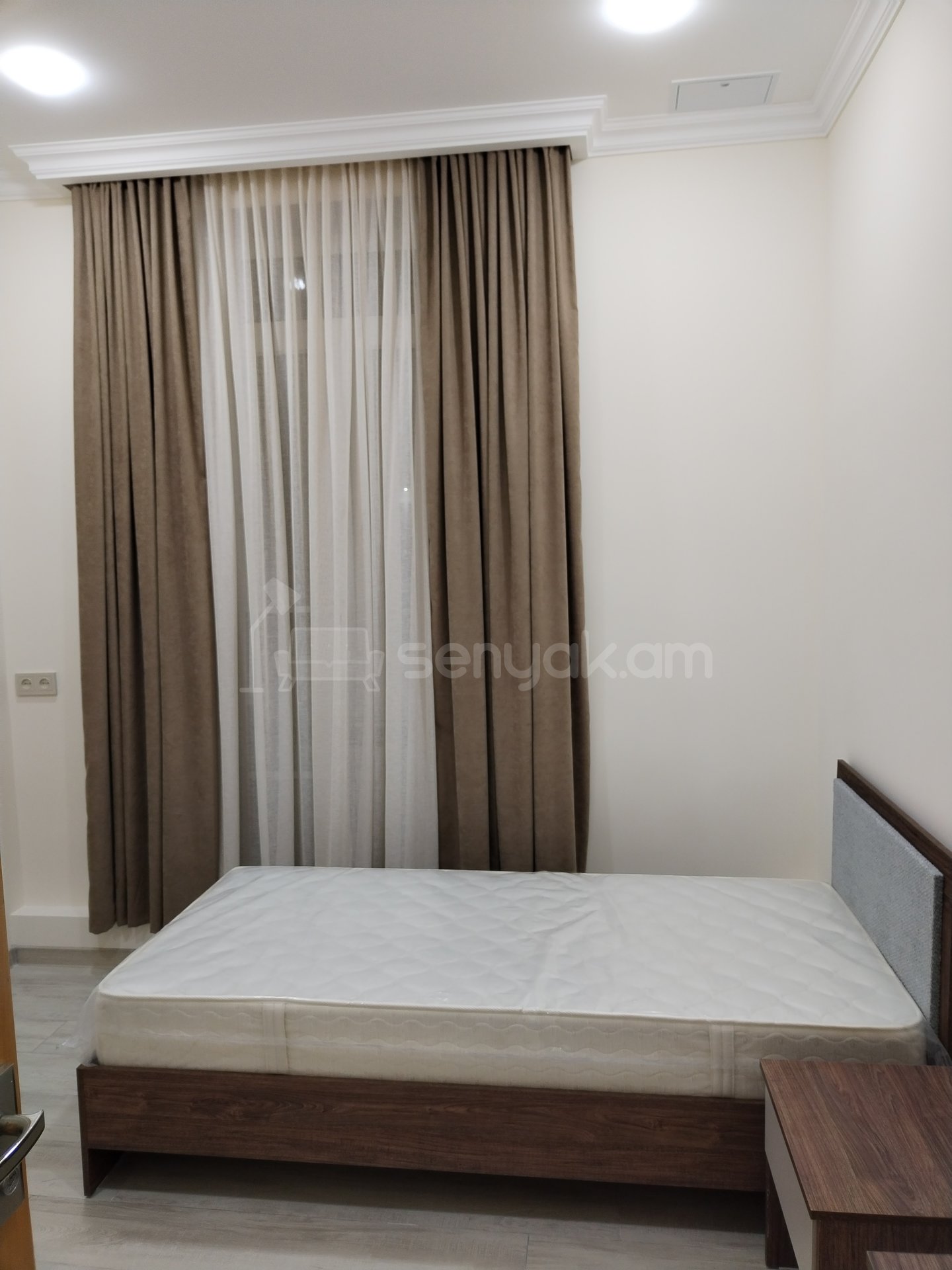 3 Սենյականոց Բնակարան Քարե Շենքում, 60քմ, 3/4 հարկ, Դիզայներական Վերանորոգված, Կահավորված, Արևկող