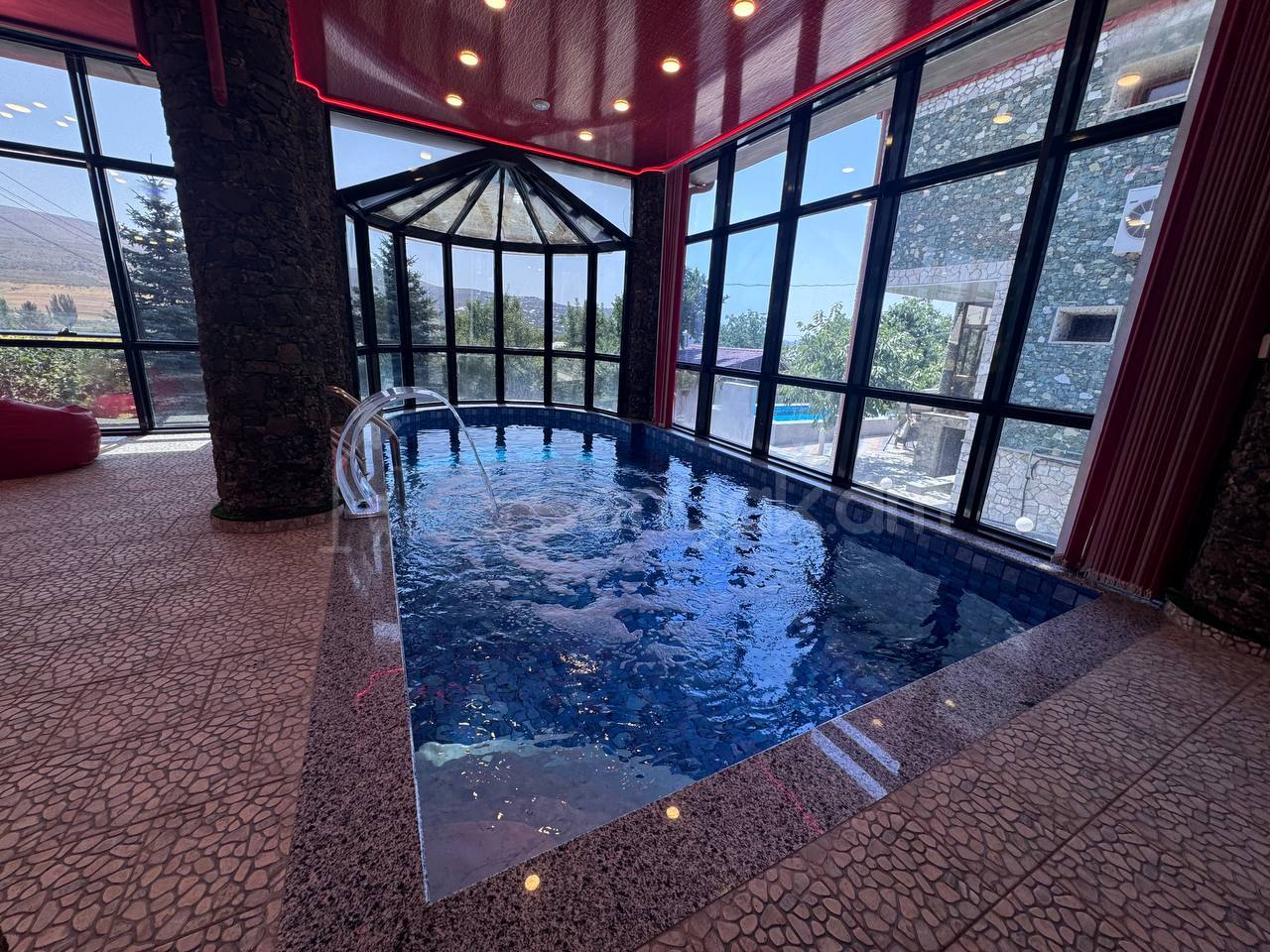 5 Սենյականոց Շքեղ Առանձնատուն, 300քմ, Լողավազանով