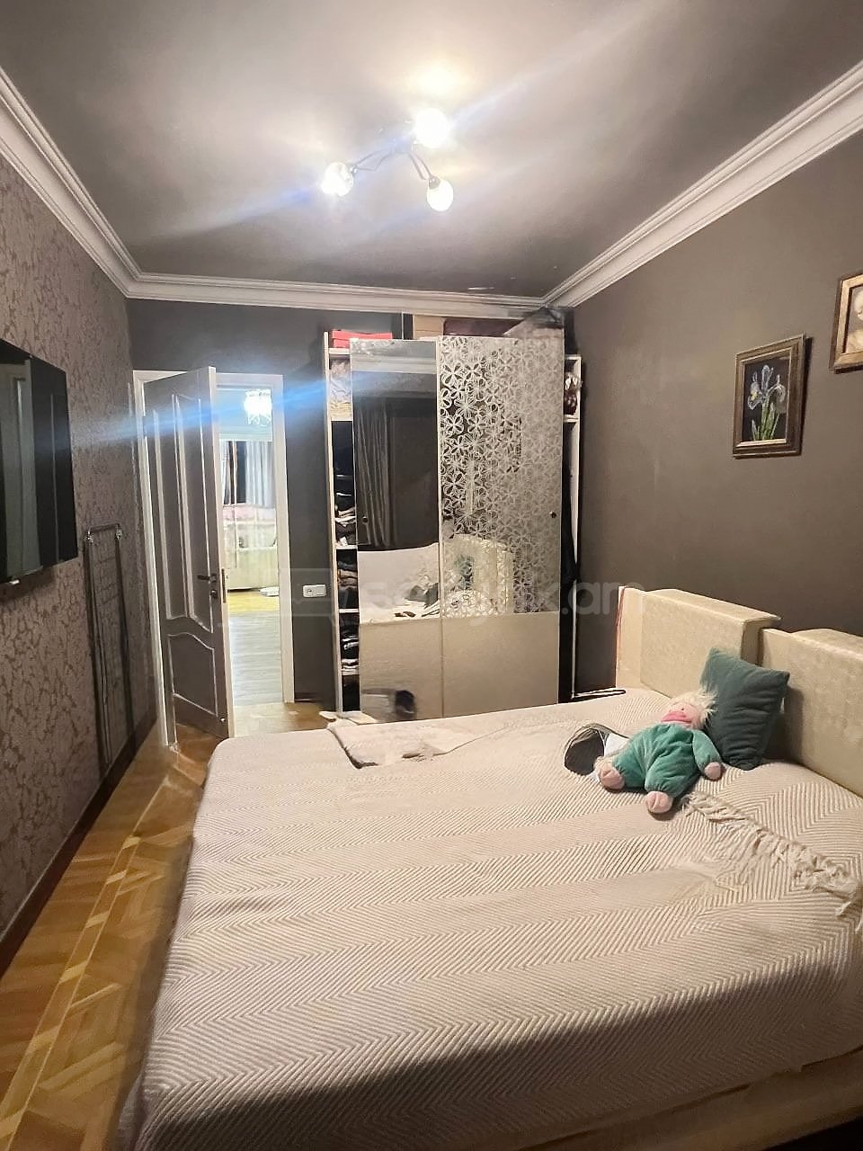 3 Սենյականոց Բնակարան Քարե Շենքում, 76քմ, 3/5 հարկ, Կապիտալ Վերանորոգված
