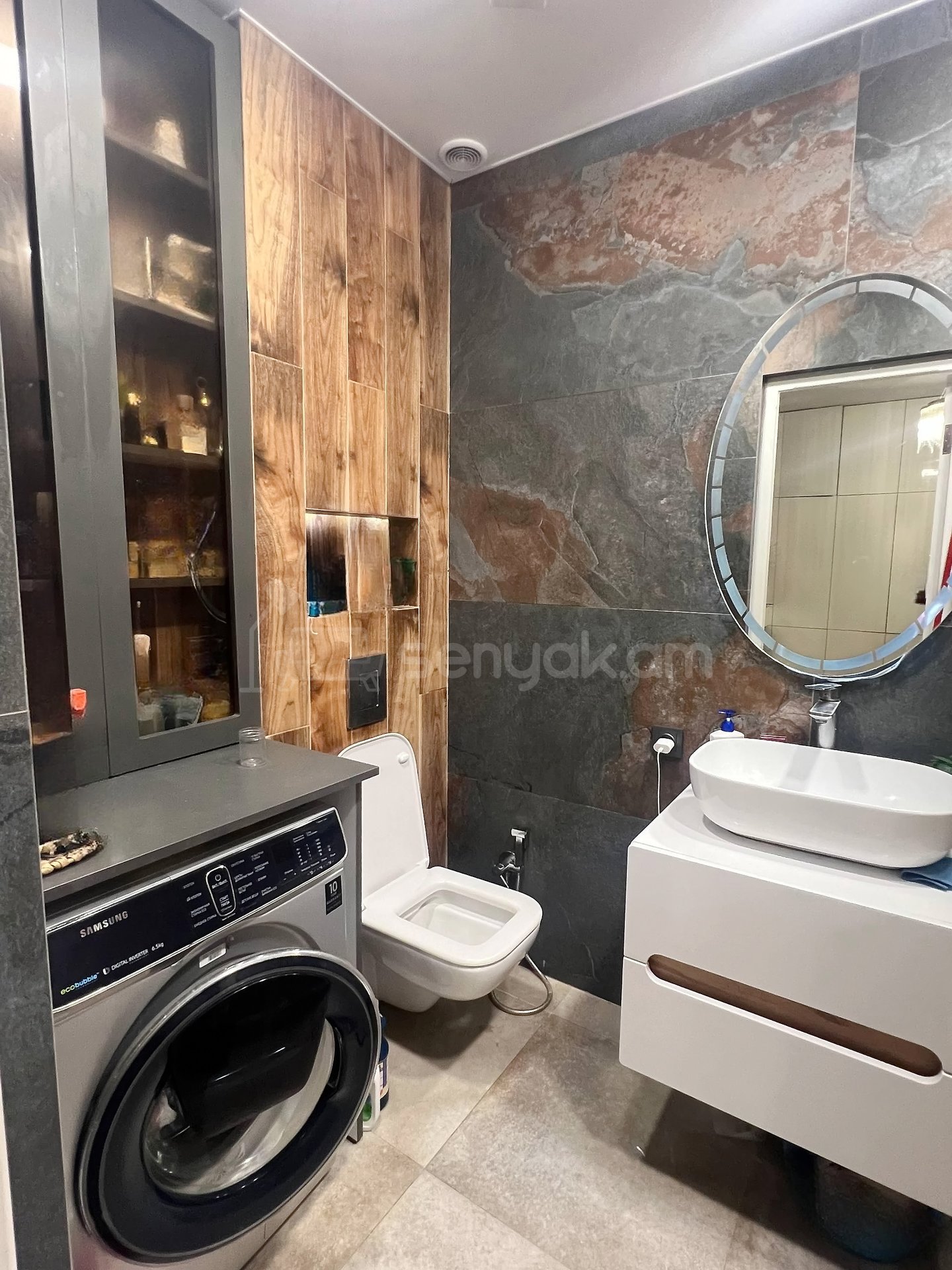 3 Սենյականոց Բնակարան Քարե Շենքում, 76քմ, 3/5 հարկ, Կապիտալ Վերանորոգված
