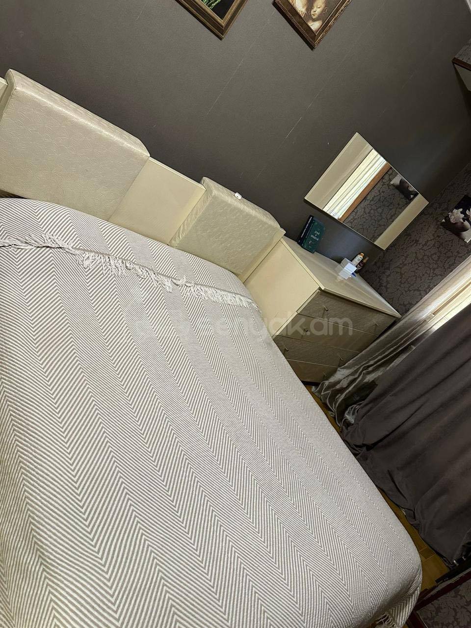 3 Սենյականոց Բնակարան Քարե Շենքում, 76քմ, 3/5 հարկ, Կապիտալ Վերանորոգված