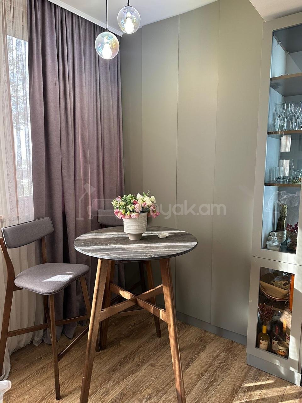 3 Սենյականոց Բնակարան Քարե Շենքում, 76քմ, 3/5 հարկ, Կապիտալ Վերանորոգված