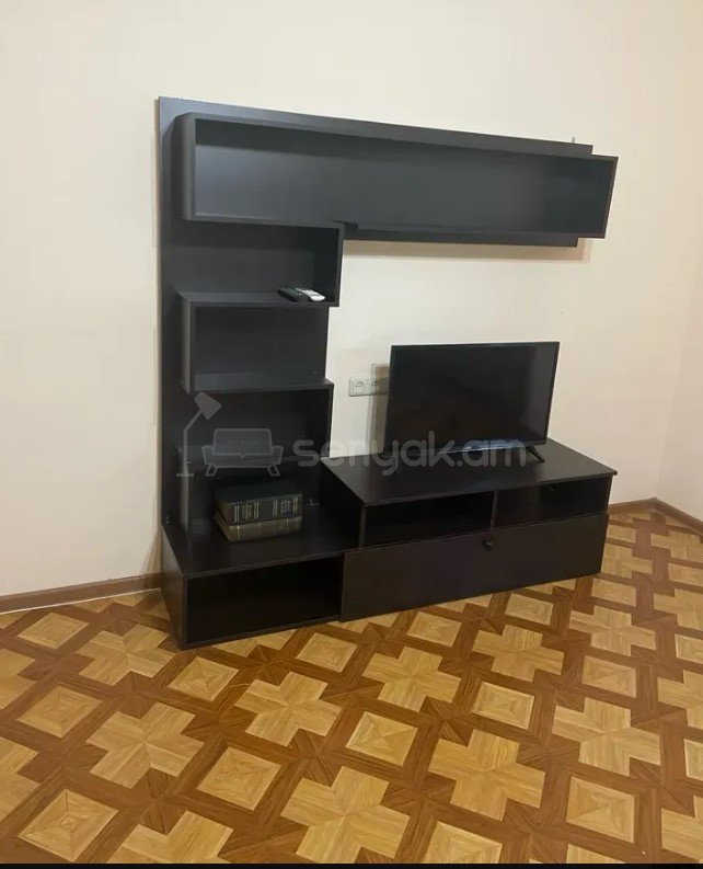 2 Սենյականոց Բնակարան Քարե Շենքում, 55քմ, 3/5 հարկ, Կապիտալ Վերանորոգված, Կահավորված