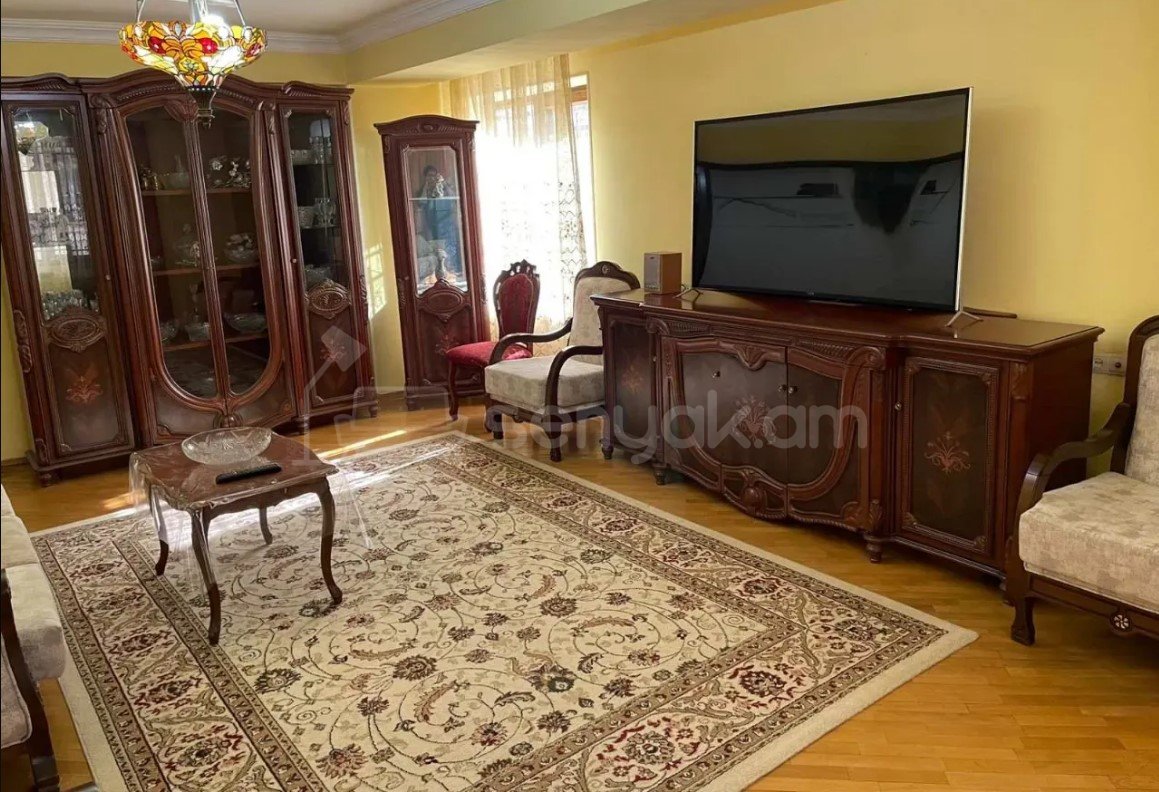 3 Սենյականոց Բնակարան, 80քմ, 2/12 հարկ, Կապիտալ Վերանորոգված, Կահավորված