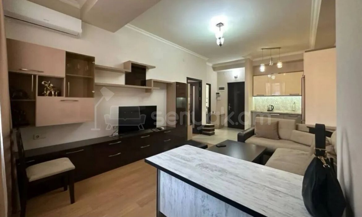 2 Սենյականոց Բնակարան, 41քմ, 6/8 հարկ, Կապիտալ Վերանորոգված, Կահավորված, Արևկող