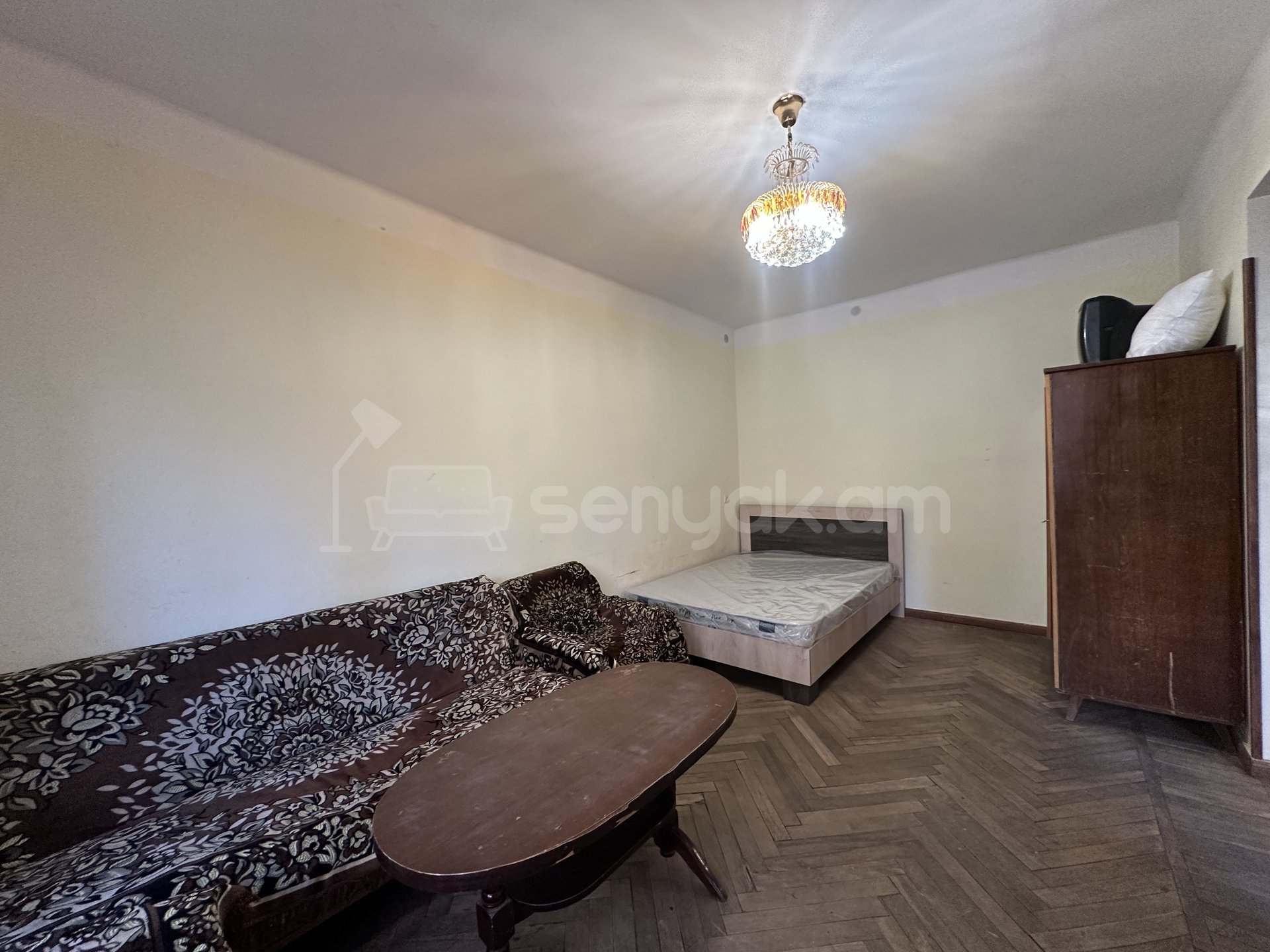 1 Սենյականոց Բնակարան Քարե Շենքում, 42քմ, 2/4 հարկ, Կոսմետիկ Վերանորոգված, Կահավորված