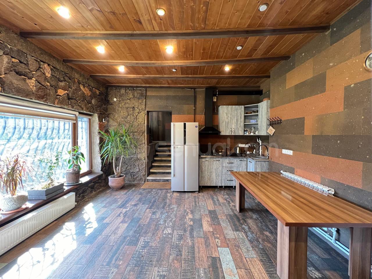 3 Սենյականոց Շքեղ Առանձնատուն, 200քմ, Լողավազանով