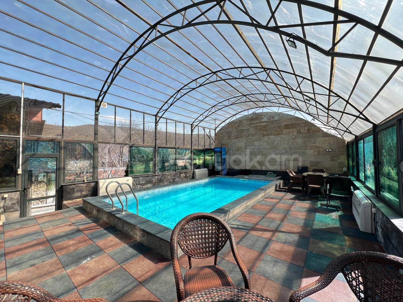 3 Սենյականոց Շքեղ Առանձնատուն, 200քմ, Լողավազանով