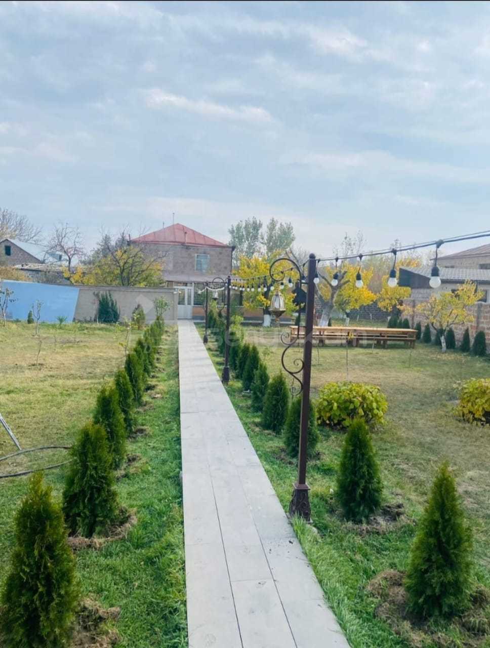 4 Սենյականոց Շքեղ Առանձնատուն, 200քմ, Լողավազանով