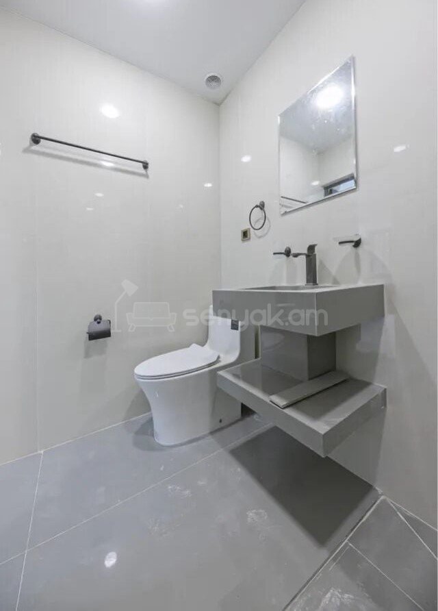 2 Սենյականոց Բնակարան, 32քմ, 2/9 հարկ, Կապիտալ Վերանորոգված