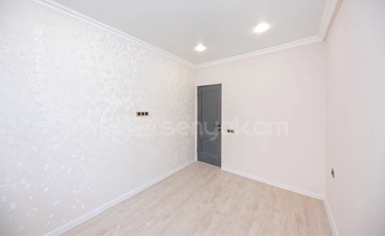 2 Սենյականոց Բնակարան, 32քմ, 2/9 հարկ, Կապիտալ Վերանորոգված